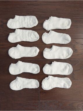 NWOT  White No-Show Socks  Women's Small - 10 Pack